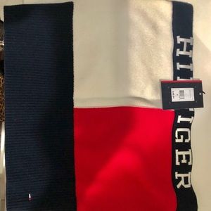 Tommy Hilfiger  crop top
